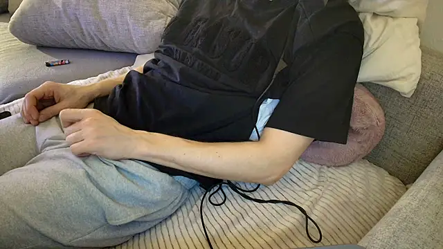 Breezydicksn online show from November 28, 2025, 10:56 pm