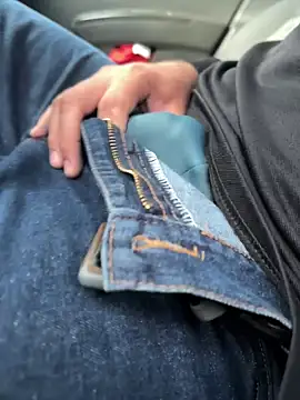 Snapshot of Xarkomm chatting on March 3, 2026, 9:31 pm Xarkomm online show from March 3, 2026, 9:31 pm