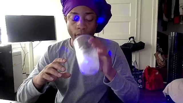 Diodre Benyoon online show from December 18, 2025, 8:37 pm