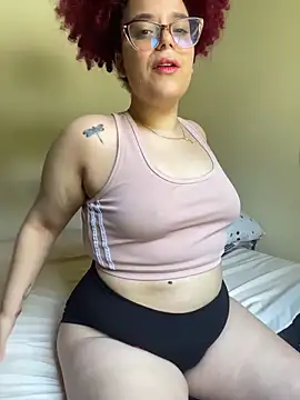 Snapshot of Enyagleam_ chatting on November 16, 2025, 8:14 pm Enyagleam online show from November 16, 2025, 8:14 pm