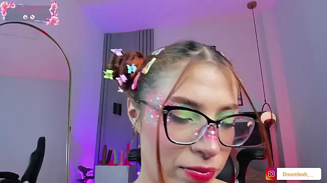 dreamleah  online show from February 1, 2026, 11:47 pm