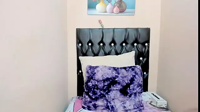 Toxicfantasy4u online show from April 15, 2026, 4:25 pm