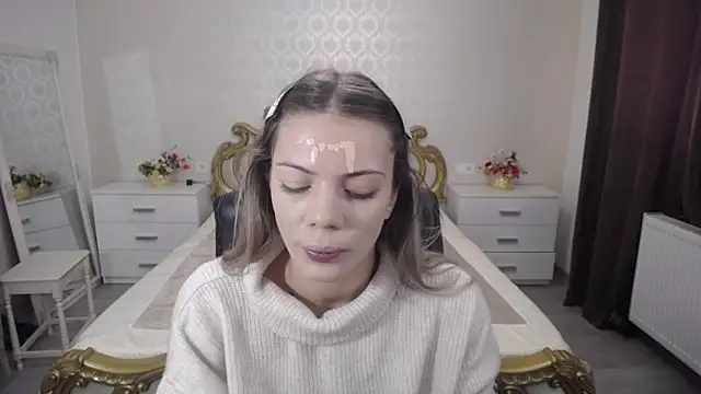 Snapshot of AmberTop chatting on October 22, 2025, 6:46 am AmberTop online show from October 22, 2025, 6:46 am