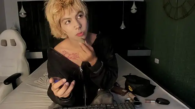 OliIverr22 online show from November 8, 2025, 8:07 pm