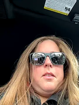 Snapshot of hornykitty1210 chatting on November 3, 2025, 5:14 pm hornykitty1210 online show from November 3, 2025, 5:14 pm