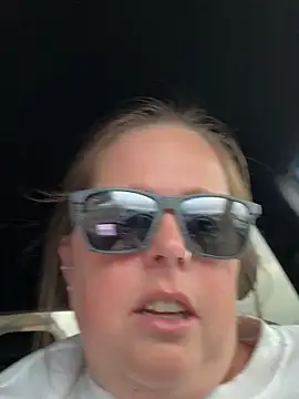 Snapshot of hornykitty1210 chatting on November 5, 2025, 8:09 pm hornykitty1210 online show from November 5, 2025, 8:09 pm