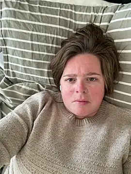 Snapshot of hornykitty1210 chatting on February 2, 2026, 5:11 pm hornykitty1210 online show from February 2, 2026, 5:11 pm