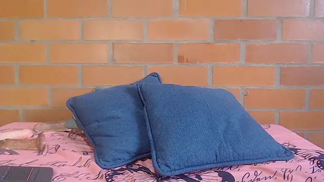 Montserrat Jay online show from February 9, 2026, 2:32 pm