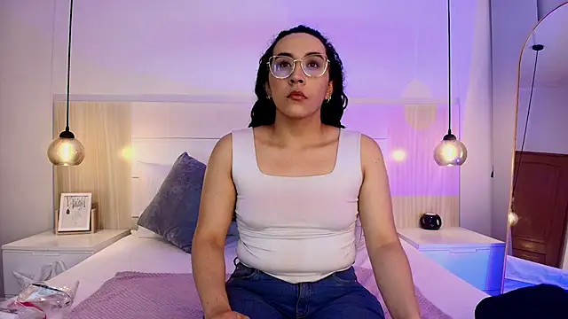 alehia cute online show from October 22, 2025, 9:03 pm