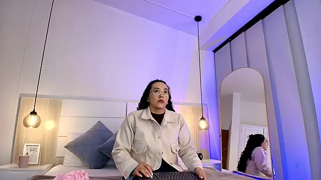 alehia cute online show from November 9, 2025, 12:58 pm