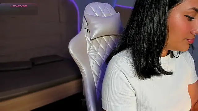 Snapshot of HannahMontgomery chatting on December 17, 2025, 4:24 pm HannahMontgomery online show from December 17, 2025, 4:24 pm