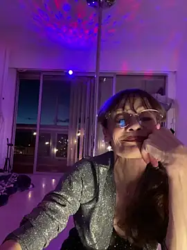 Chris06d22xh online show from May 15, 2026, 7:54 pm