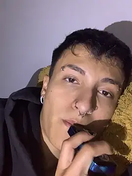 Snapshot of Milan_Bach chatting on March 23, 2026, 4:05 am Milan Bach online show from March 23, 2026, 4:05 am