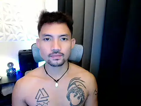 Snapshot of Thefriskyasian chatting on October 7, 2025, 11:24 pm Thefriskyasian online show from October 7, 2025, 11:24 pm