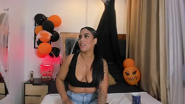 Snapshot of GiorgineTaylor chatting on October 27, 2025, 11:03 am GiorgineTaylor online show from October 27, 2025, 11:03 am