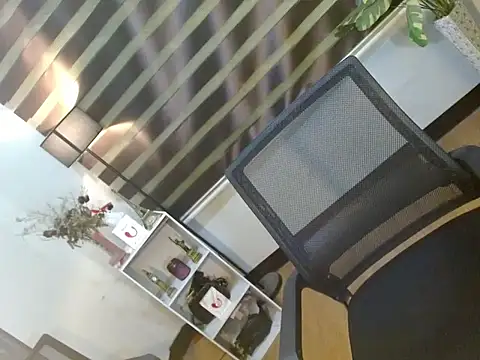 Urlustfull Sainaxxx online show from April 24, 2026, 7:22 am