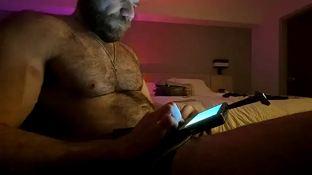 Snapshot of Bighairytopping chatting on June 10, 2026, 7:40 am Bighairytopping online show from June 10, 2026, 7:40 am