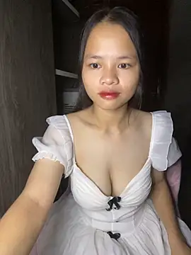 Snapshot of Hana-44 chatting on October 9, 2025, 6:28 pm Hana-44 online show from October 9, 2025, 6:28 pm