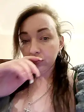 Snapshot of DanaNeon chatting on April 7, 2026, 5:46 pm DanaNeon online show from April 7, 2026, 5:46 pm