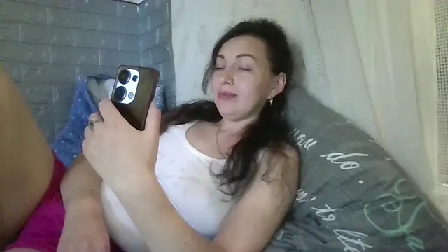 Snapshot of DanaNeon chatting on May 22, 2026, 9:59 am DanaNeon online show from May 22, 2026, 9:59 am