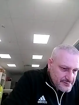 Hisnimin online show from February 4, 2026, 11:42 pm