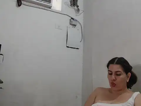 Snapshot of Bratzhot09 chatting on November 30, 2025, 3:38 pm Bratzhot09 online show from November 30, 2025, 3:38 pm