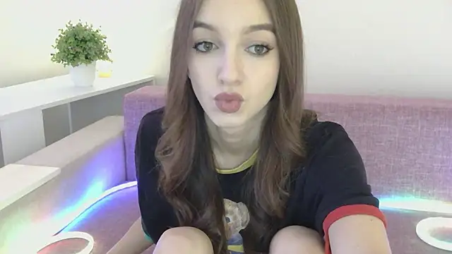 Snapshot of NotSoSweetDasha chatting on November 17, 2025, 10:21 am NotSoSweetDasha online show from November 17, 2025, 10:21 am