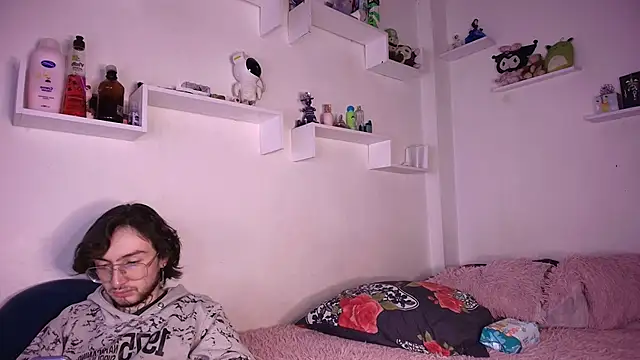 Snapshot of annyharriis chatting on December 17, 2025, 9:21 pm annyharriis online show from December 17, 2025, 9:21 pm