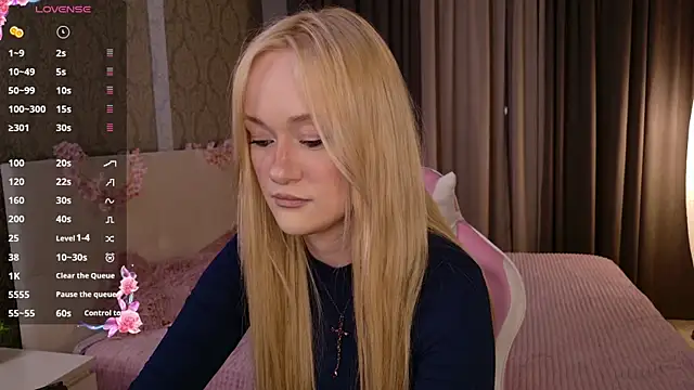 Snapshot of HeyMonkey_ chatting on January 11, 2026, 2:22 pm HeyMonkey online show from January 11, 2026, 2:22 pm