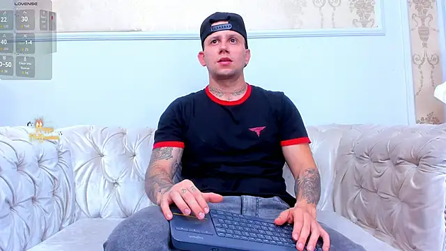 Scott Clark online show from November 3, 2025, 11:11 am