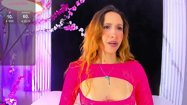 Snapshot of MONIK_FOX_CR chatting on November 23, 2025, 7:46 pm MONIK FOX CR online show from November 23, 2025, 7:46 pm