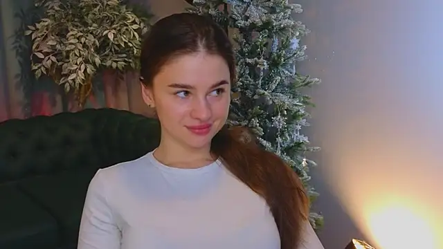 Olivia Farrell online show from December 16, 2025, 12:43 pm