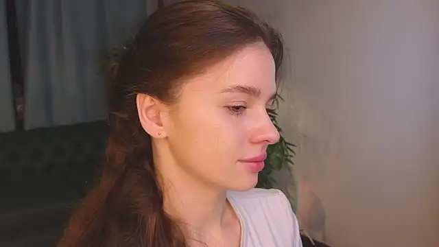 Olivia Farrell online show from February 10, 2026, 12:42 pm