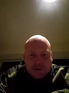 svenni2525 online show from October 23, 2025, 11:14 pm