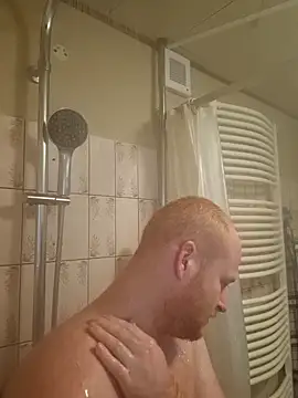 svenni2525 online show from November 6, 2025, 7:31 am