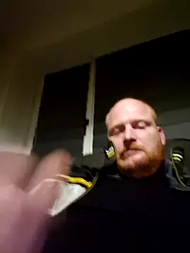 svenni2525 online show from November 16, 2025, 4:29 am