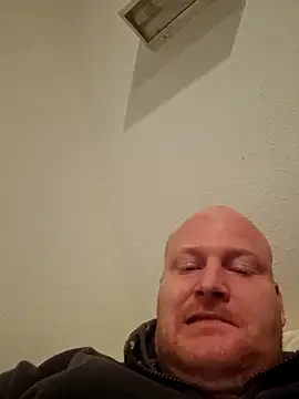 svenni2525 online show from April 5, 2026, 11:07 am