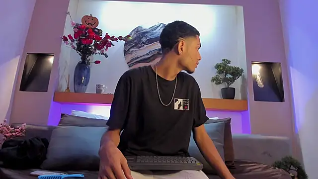 Adonis WB online show from October 11, 2025, 8:29 pm