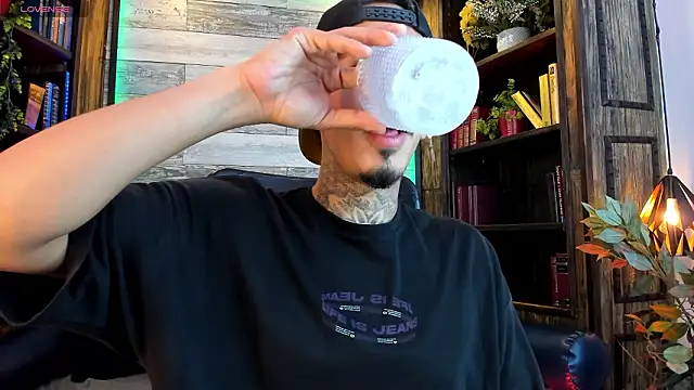 Donovan Desmond online show from March 10, 2026, 4:17 am