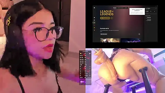 AriAddams online show from October 6, 2025, 10:51 pm