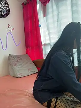 Snapshot of eve_linn99 chatting on October 19, 2025, 5:46 pm eve linn99 online show from October 19, 2025, 5:46 pm