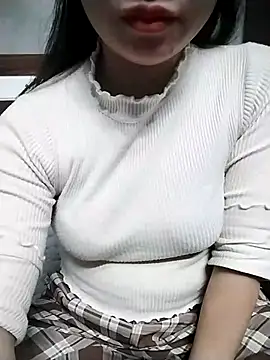 Mie rose online show from November 7, 2025, 1:55 pm