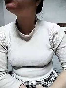 Mie rose online show from February 12, 2026, 2:12 pm