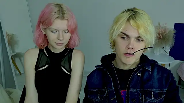 Bonnie And C1yde online show from November 3, 2025, 5:14 pm