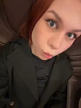 Snapshot of RosieSecret chatting on April 13, 2026, 7:03 am RosieSecret online show from April 13, 2026, 7:03 am