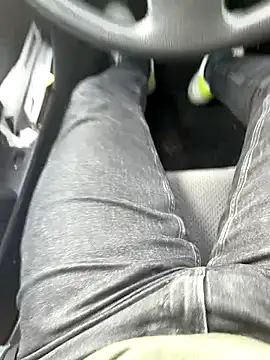 Snapshot of BimannSuedlaender chatting on December 17, 2025, 1:28 pm BimannSuedlaender online show from December 17, 2025, 1:28 pm