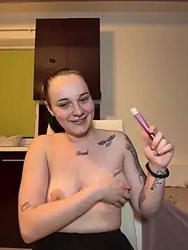 Baby Eva23 online show from April 12, 2026, 5:40 pm