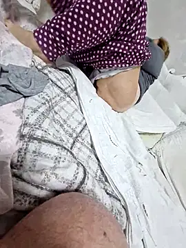 Snapshot of Monella52 chatting on December 3, 2025, 9:35 pm Monella52 online show from December 3, 2025, 9:35 pm