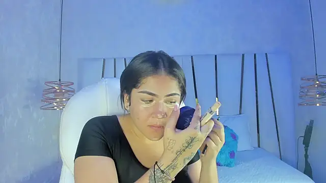 bonnie sm online show from October 29, 2025, 7:15 pm