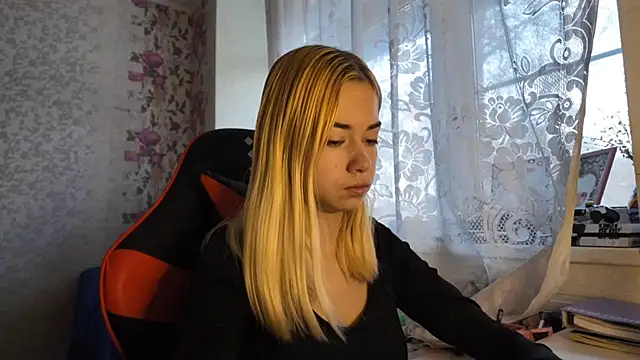 Witching Moon online show from November 14, 2025, 7:40 am